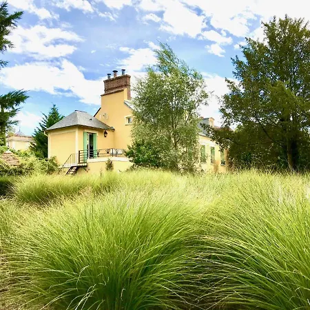 Le Clos De Villeroy Bed & Breakfast Mennecy
